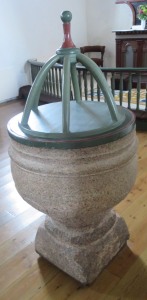 Fjaltring kirke, d�befont, 5/5 2019