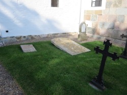 Div. gravsten