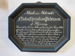 Mindeplade over Niels Christian Pedersen
