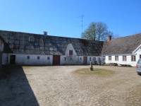 Sk�tteg�rden. Foto 3/5 2022.