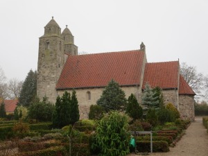 Tveje Merl�se kirke udvendig