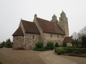 Tveje Merl�se kirke udvendig