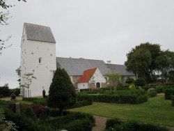 Henne kirke