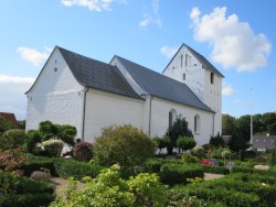 Hvejsel kirke. Foto 14/9 2021