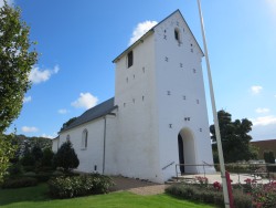 Hvejsel kirke. Foto 14/9 2021