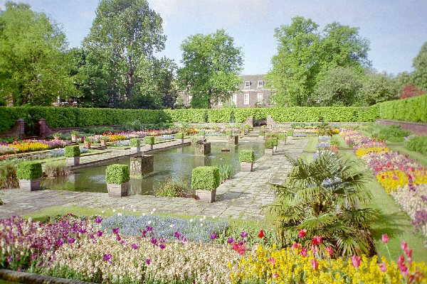 Den fors�nkede have ved Kensington Palace
