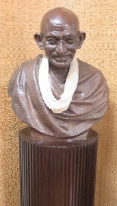 Buste af Gandhi